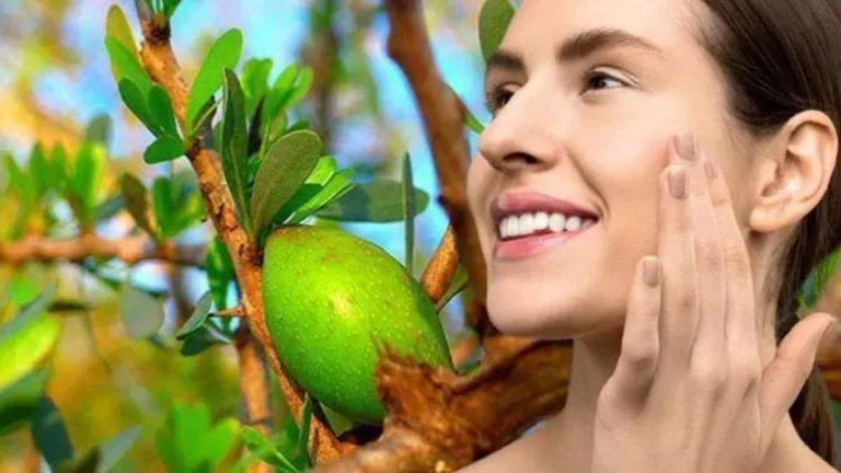 As powerful as a Botox injection! Applying just one drop at night, waking up 10 years younger in the morning.