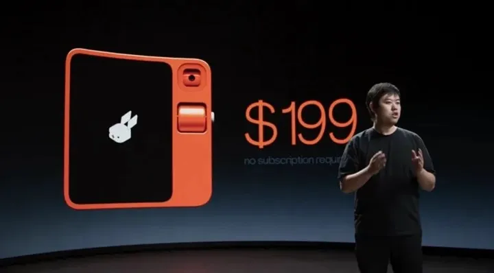 AI assistant Rabbit R1